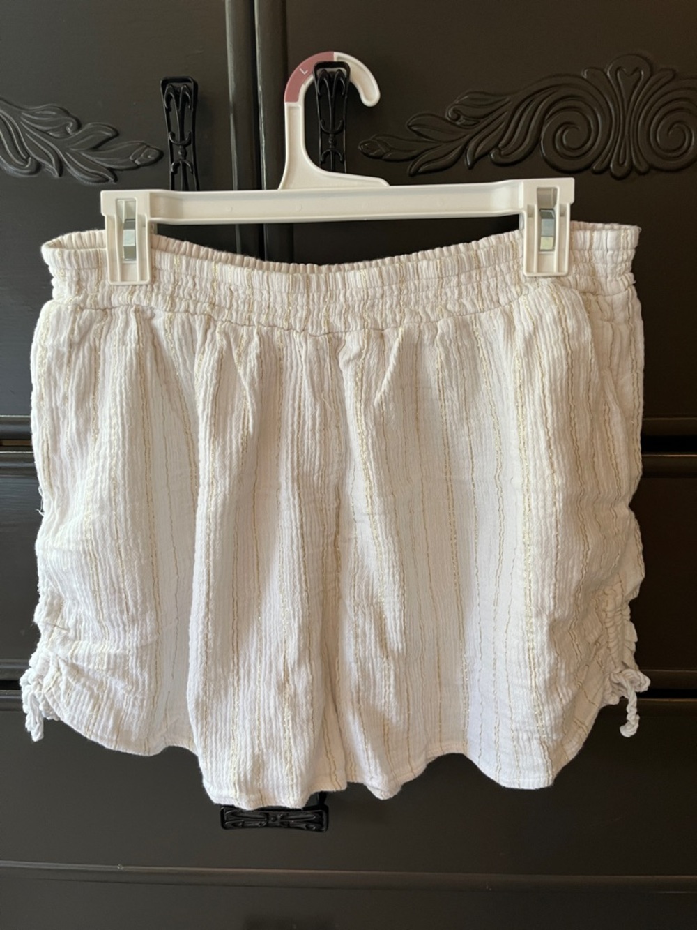 Aerie - Women's High-Waist Textured Pull-On Shorts- white and gold